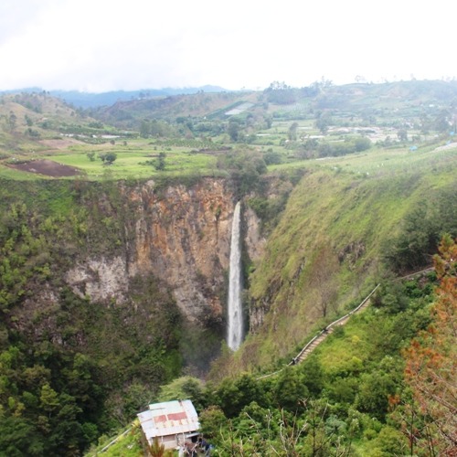 Air Terjun Sipiso-piso